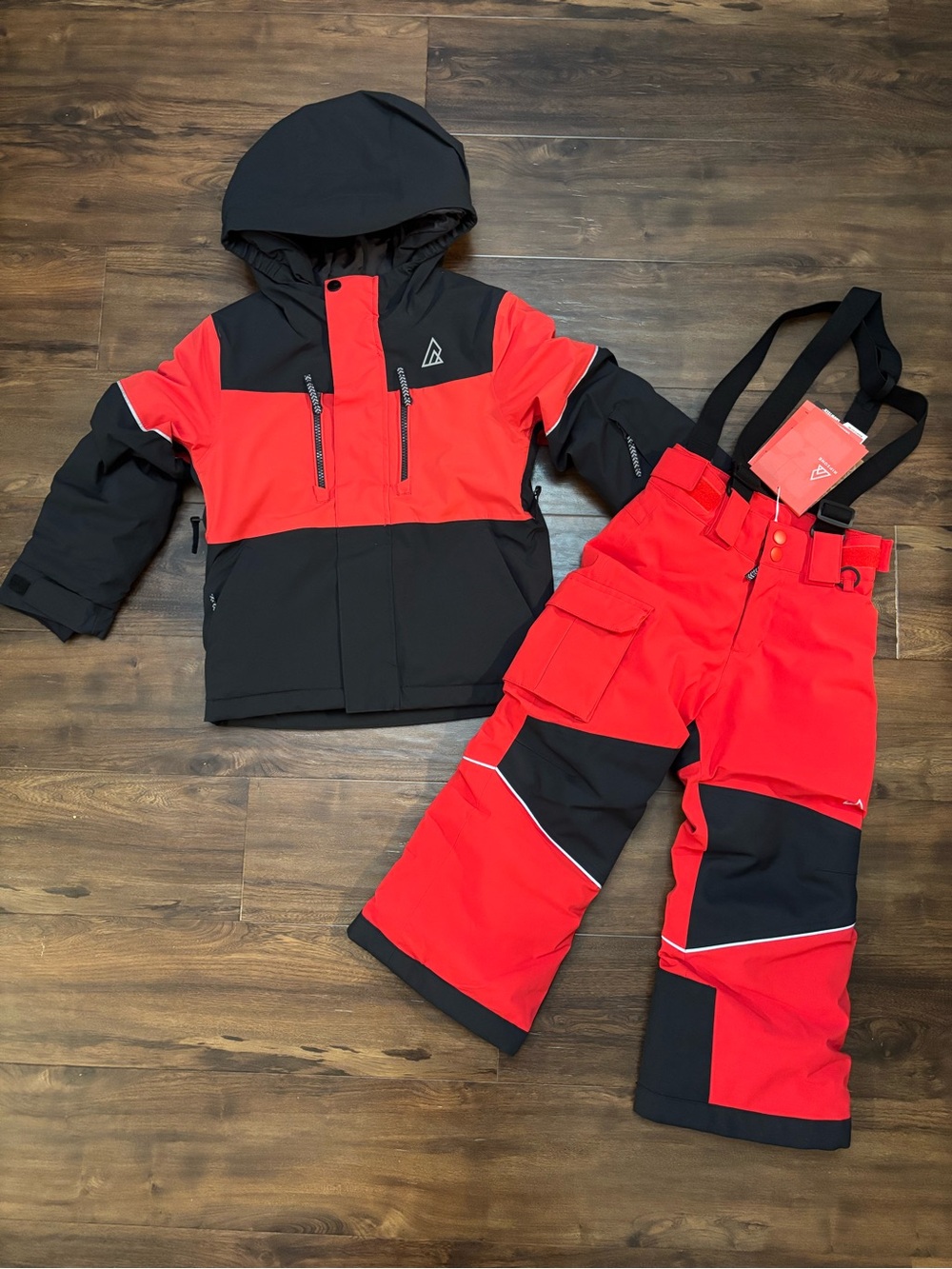 *Brand New* XXS (4/5) Boys 2 piece Snowsuit with Growtech